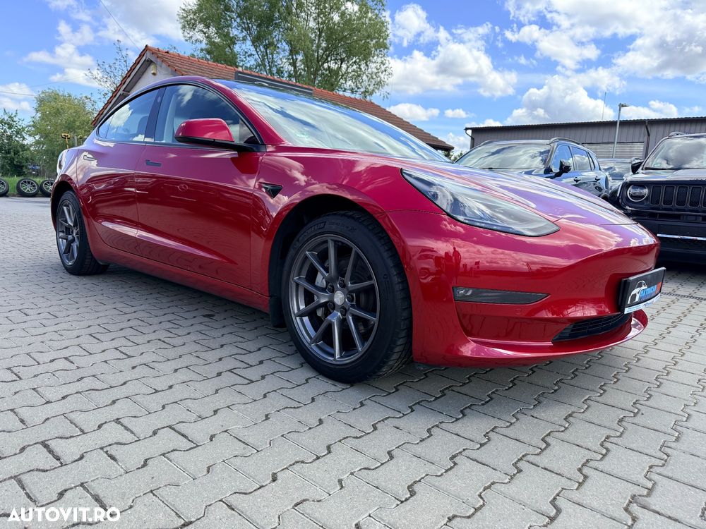 Tesla Model 3 - 7