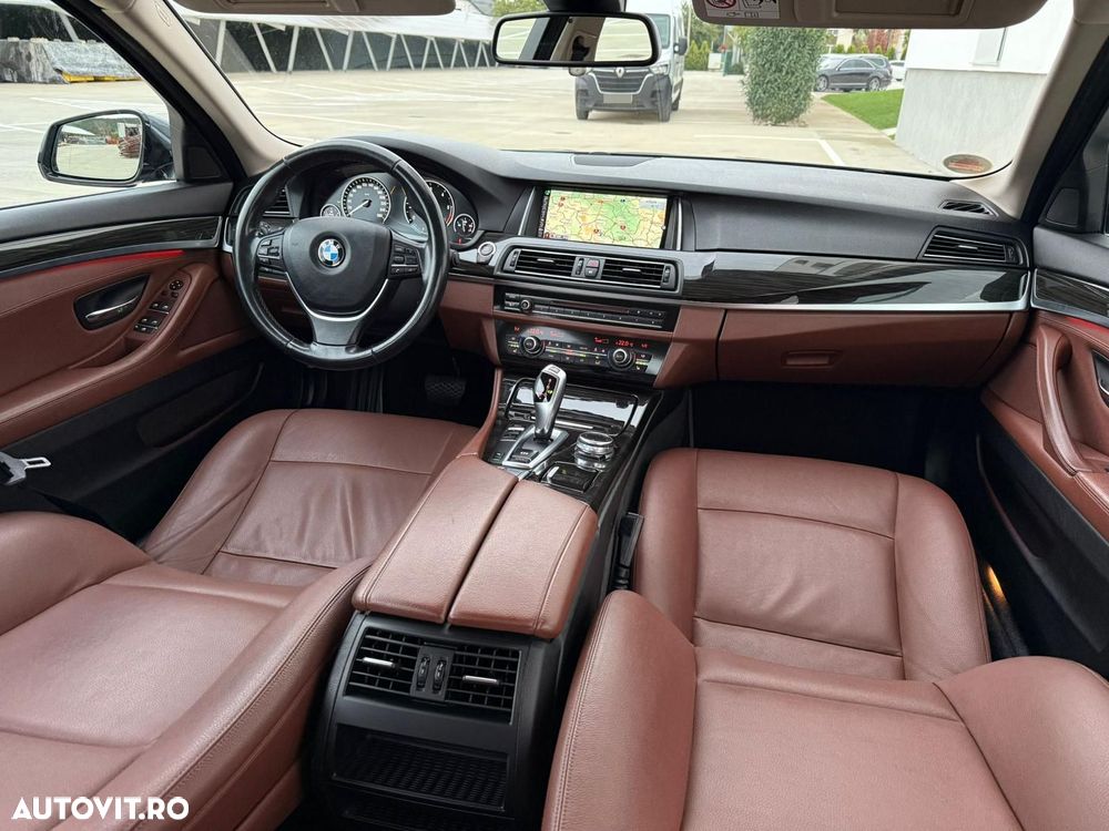 BMW Seria 5 520d Aut. Luxury Line - 11