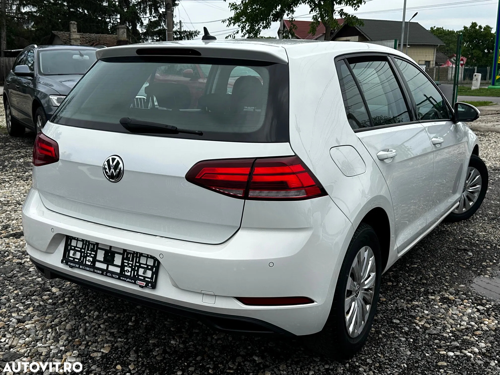 Volkswagen Golf 1.6 TDI Trendline - 3