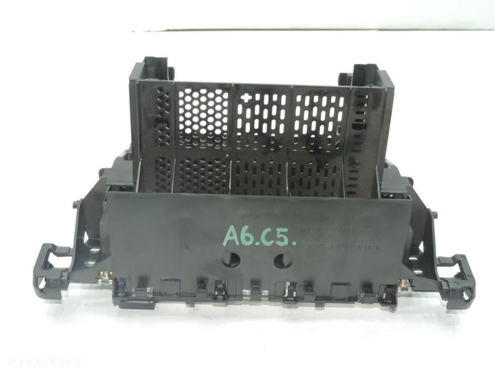 STELAŻ KONSOLI RADIA AUDI A6 C5 LIFT - 3