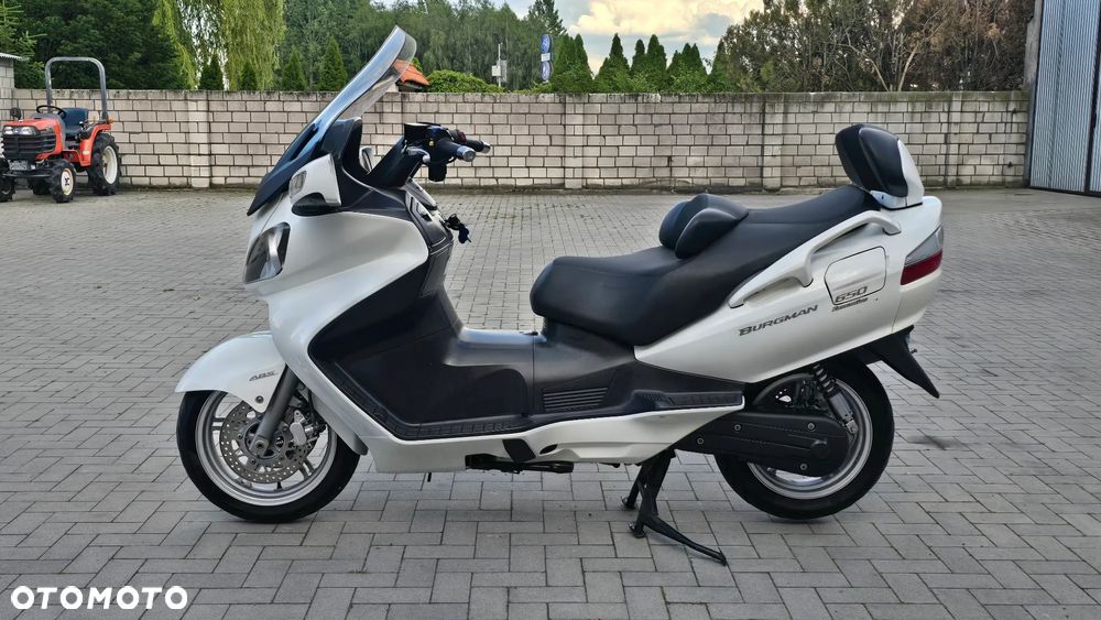 Suzuki Burgman - 4