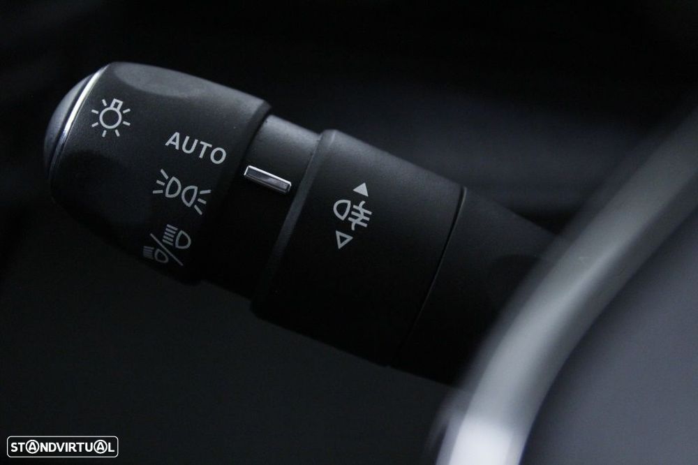 Peugeot 408 1.2 Hybrid Allure e-DCS6 - 25