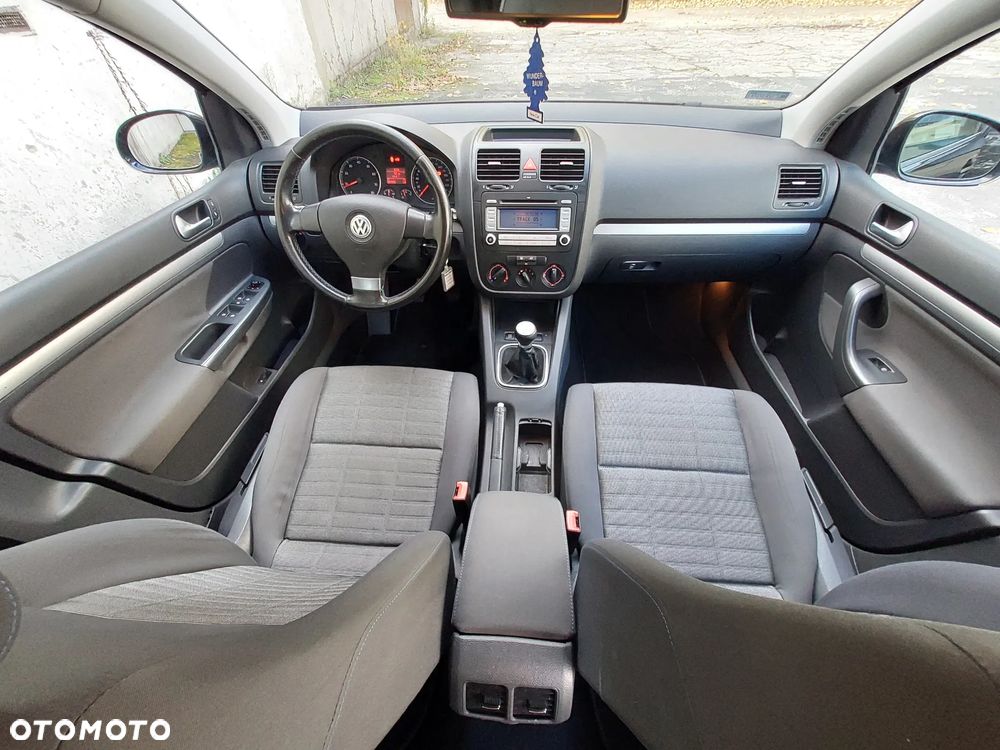 Volkswagen Golf - 21