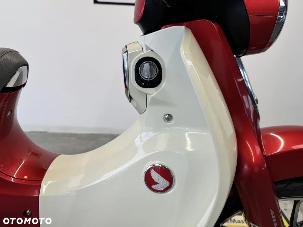 Honda Super Cub - 11