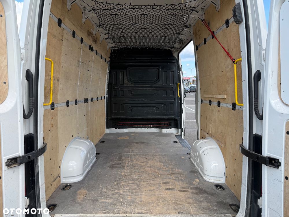 Volkswagen Crafter - 14
