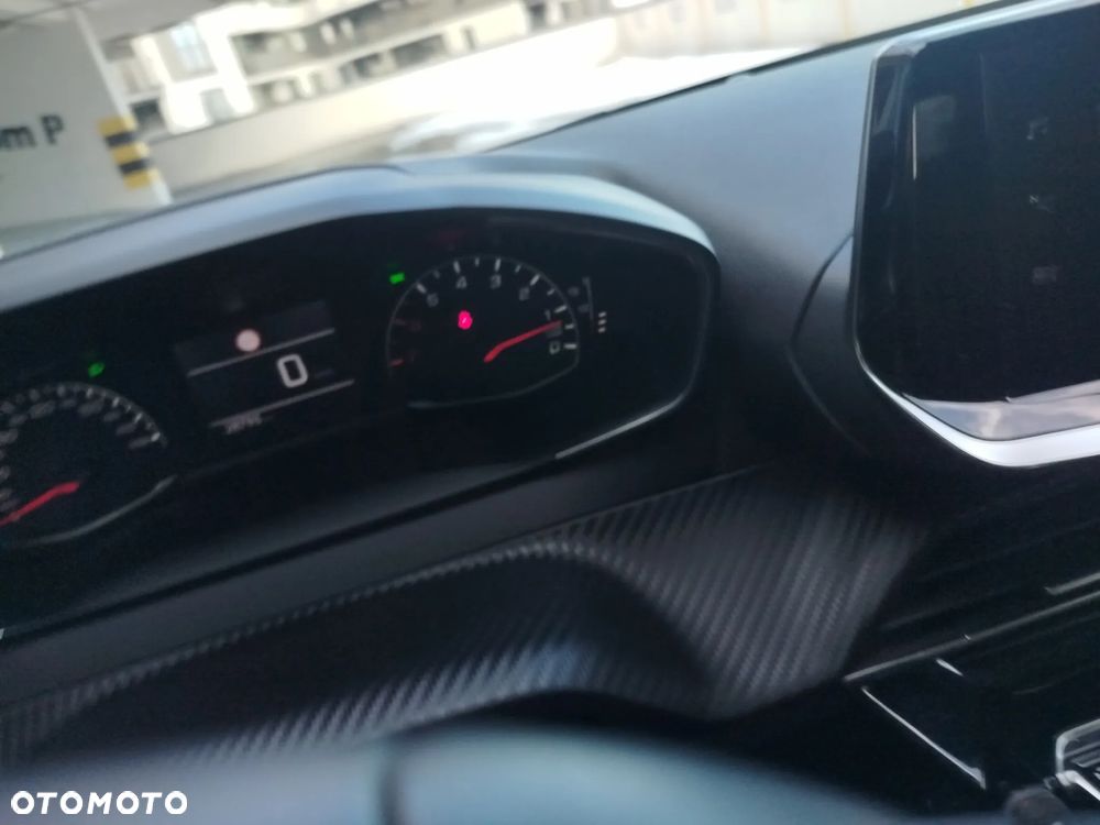Peugeot 208 - 22