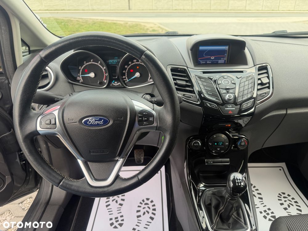 Ford Fiesta 1.0 EcoBoost S&S TITANIUM - 25