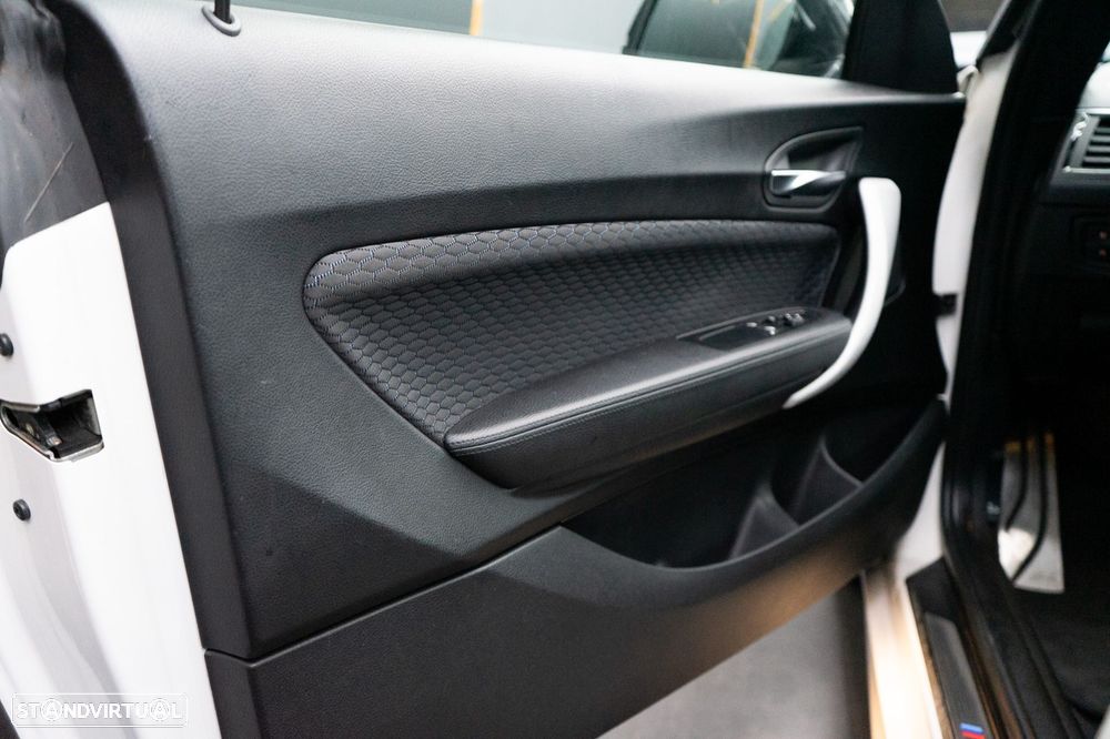 BMW 116 d Pack M Auto - 23