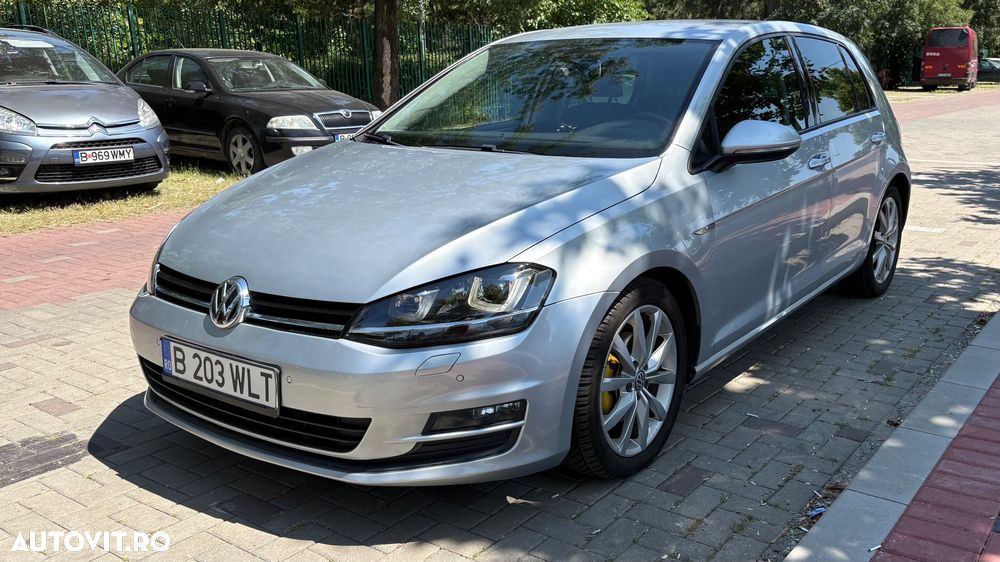 Volkswagen Golf - 1