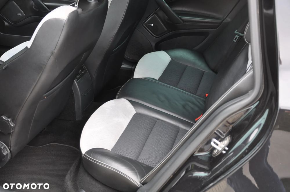 Skoda Octavia 2.0 TDI CR DPF RS - 17