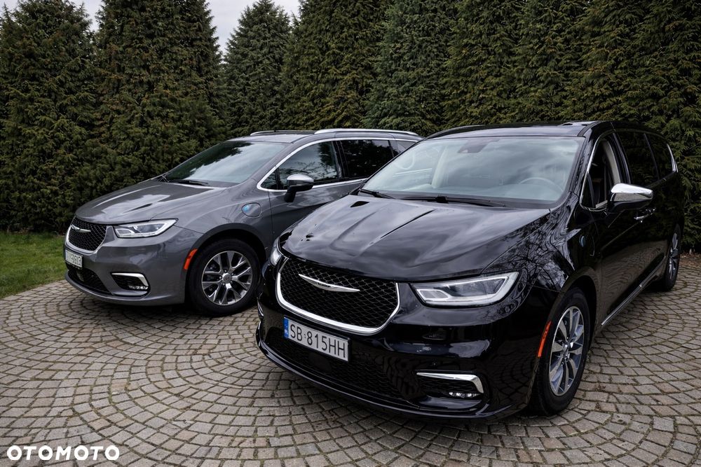 Chrysler Pacifica - 1