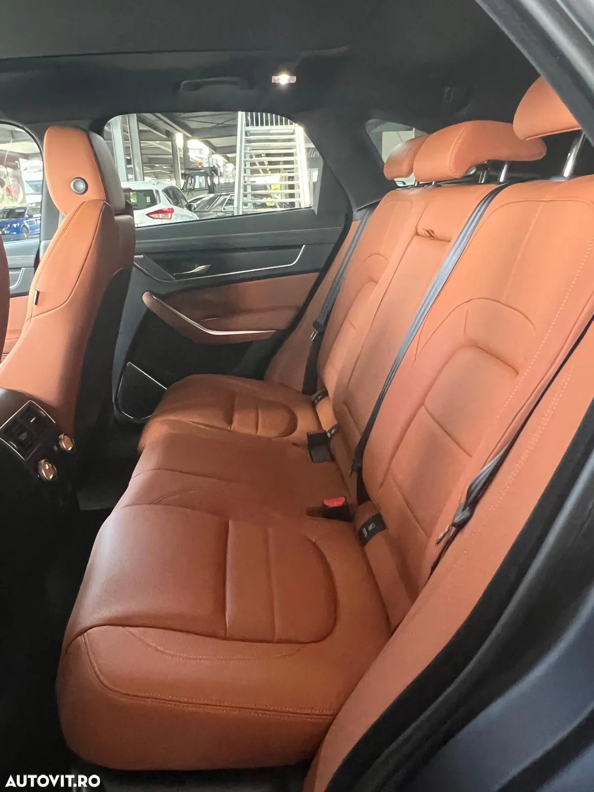 Jaguar F-Pace D200 AWD R-Dynamic SE - 11