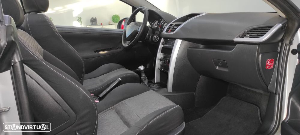 Peugeot 207 CC 1.6 16V - 24