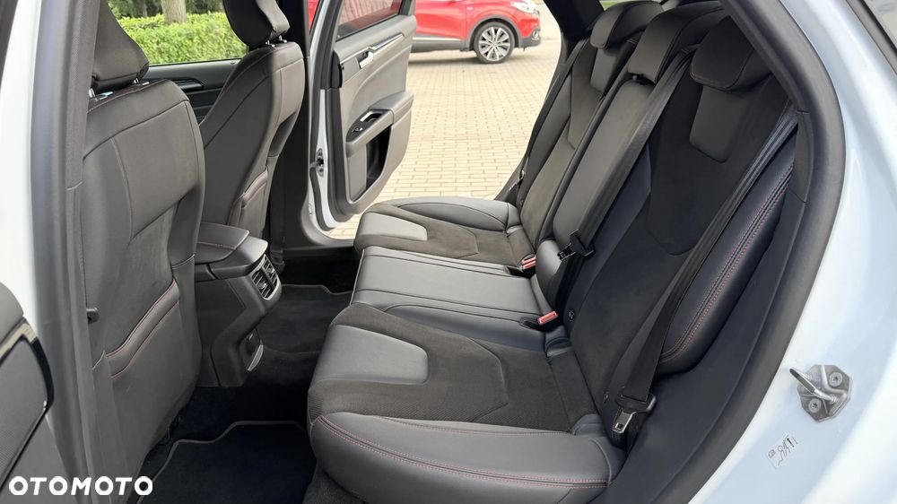Ford Mondeo 2.0 EcoBlue ST-Line - 26