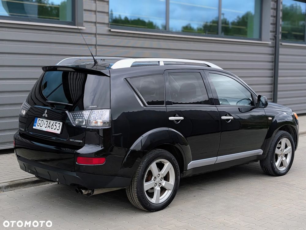 Mitsubishi Outlander 2.0 DI-D 4WD Instyle - 11