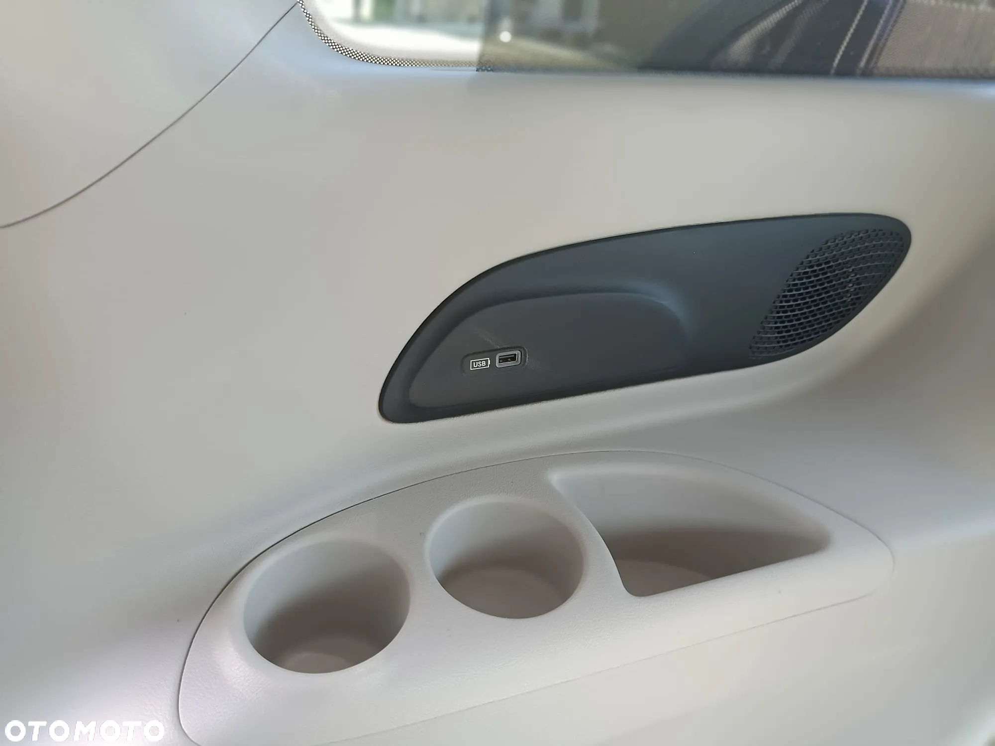 Chrysler Pacifica - 28
