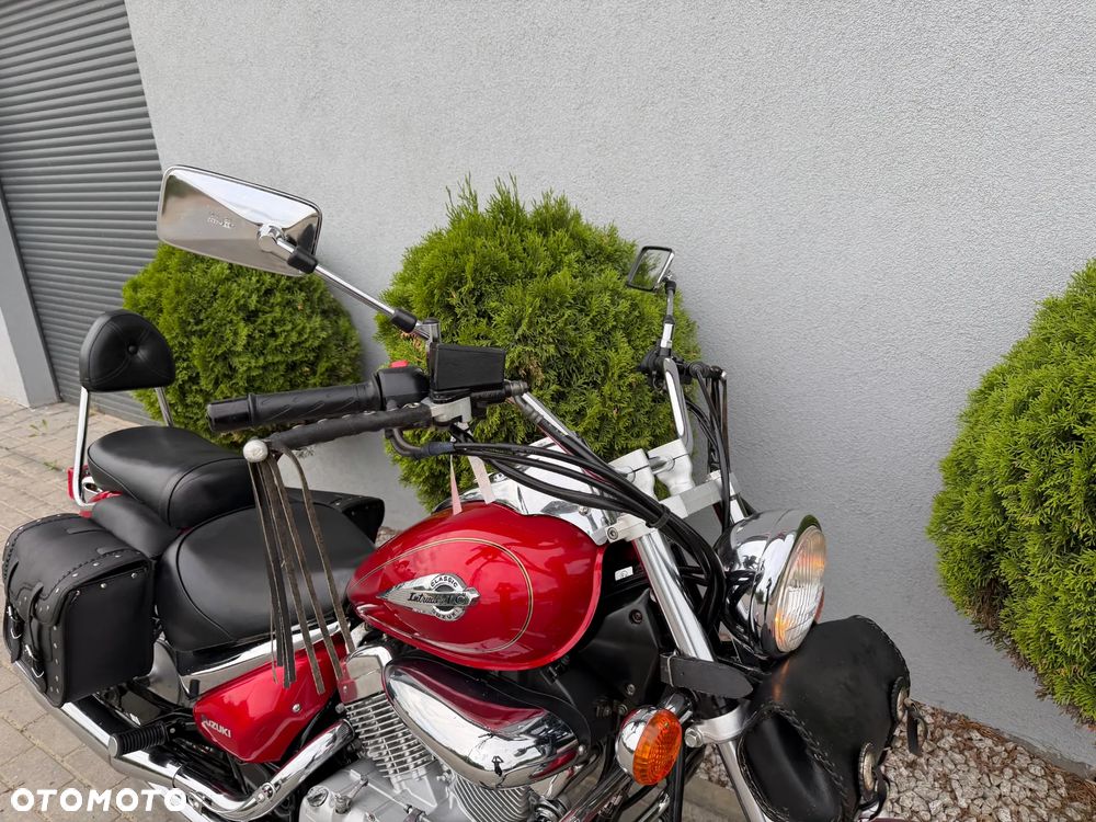 Suzuki Intruder - 11