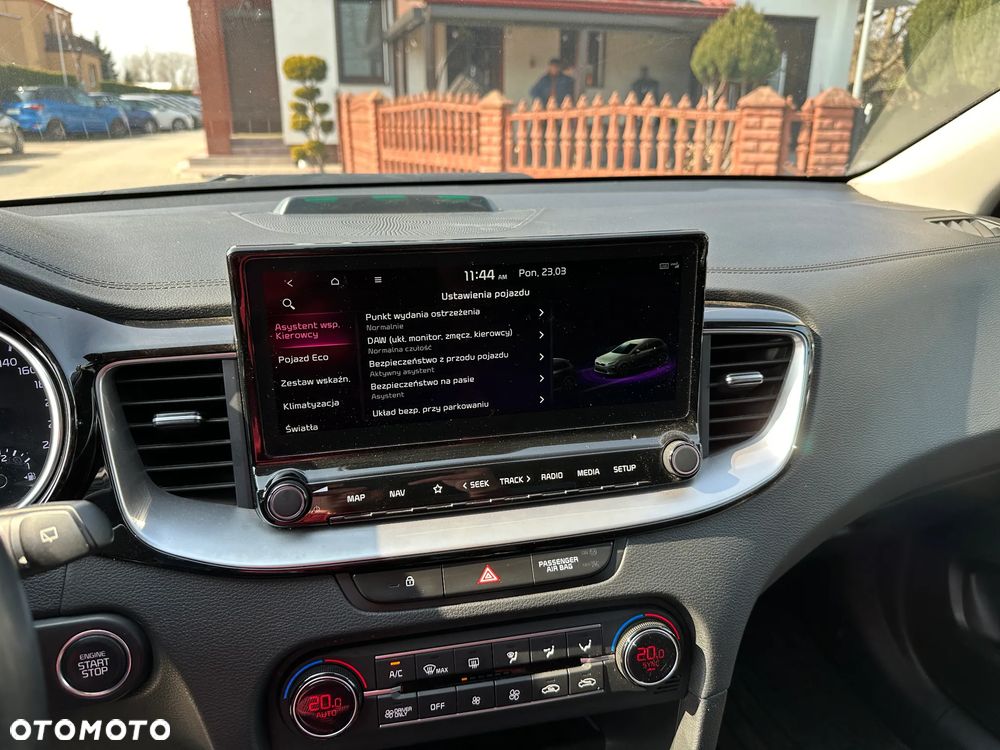 Kia XCeed - 12