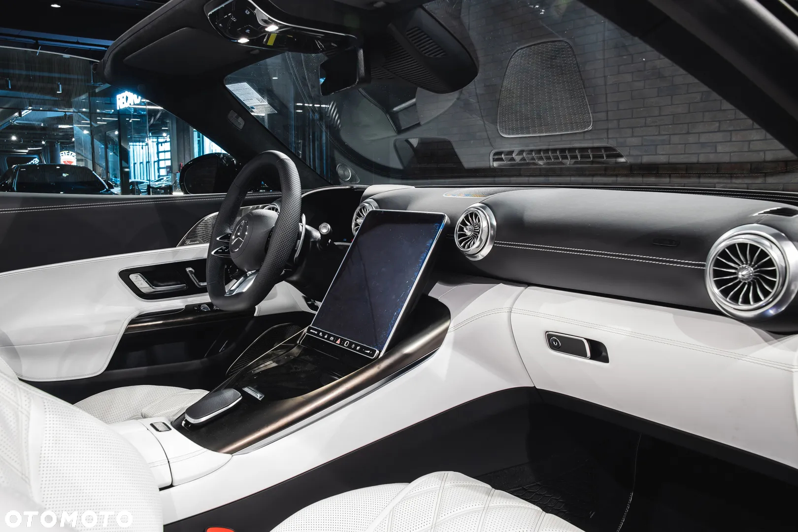 Mercedes-Benz SL AMG 63 4-Matic+ - 11