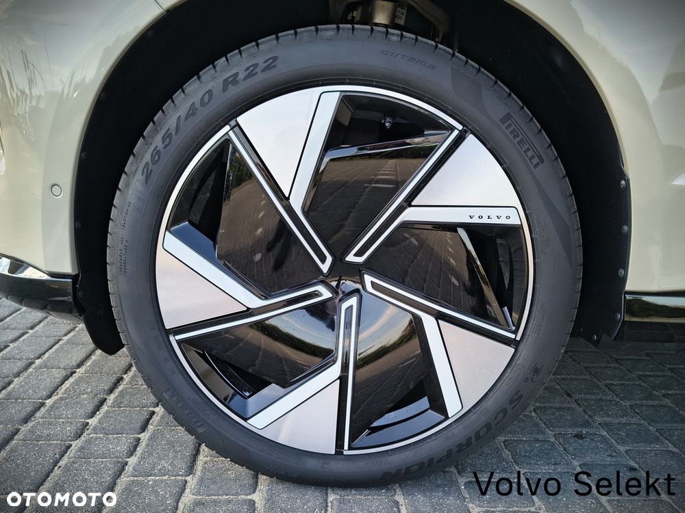 Volvo EX90 - 11