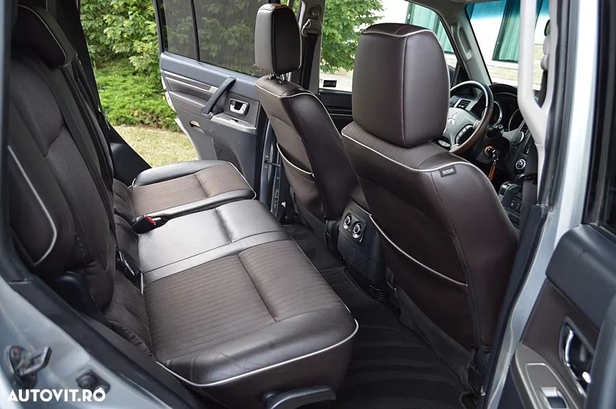 Mitsubishi Pajero - 27