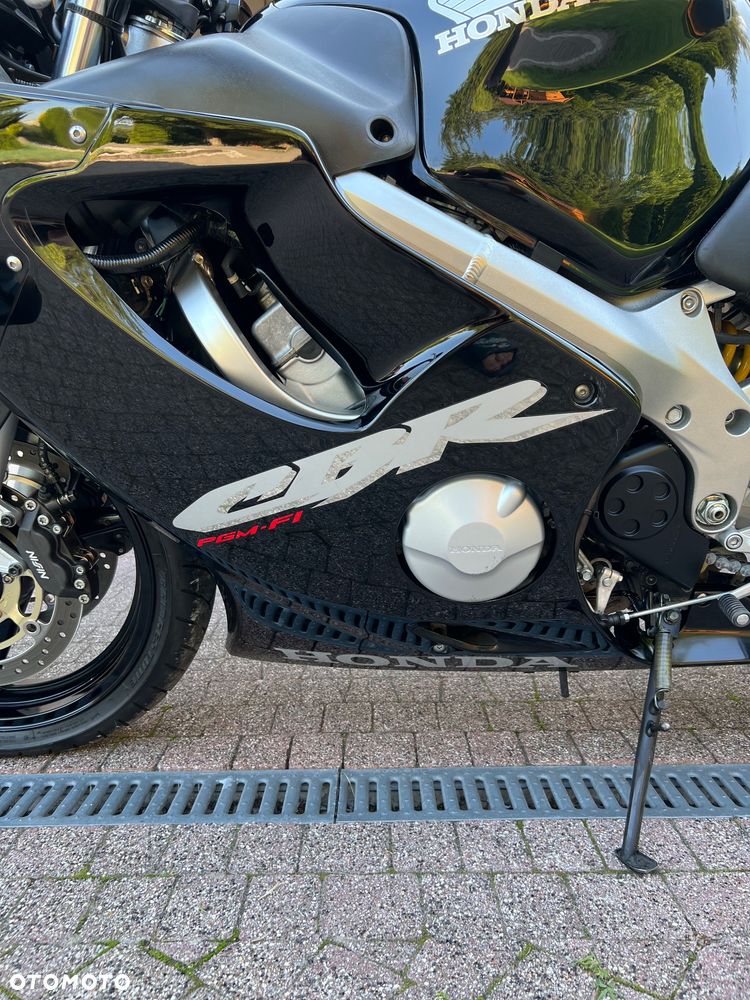 Honda CBR - 25