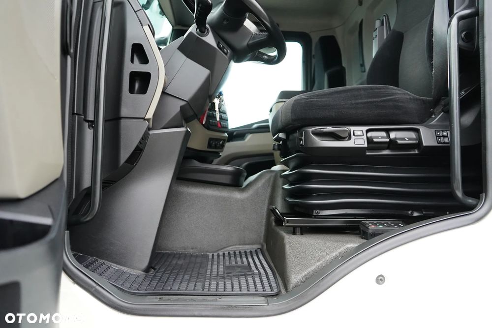MAN TGM / 18.290 / EURO 6 / CHŁODNIA + WINDA / ŁAD. 8800 KG / 18 PALET - 33