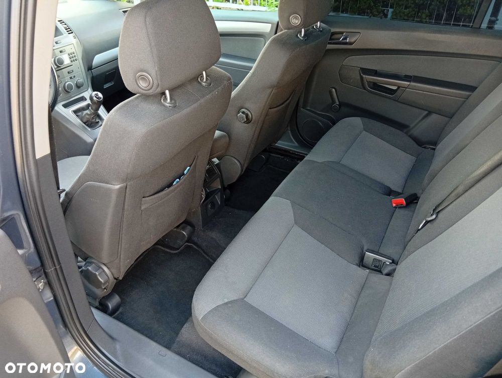 Opel Zafira - 2