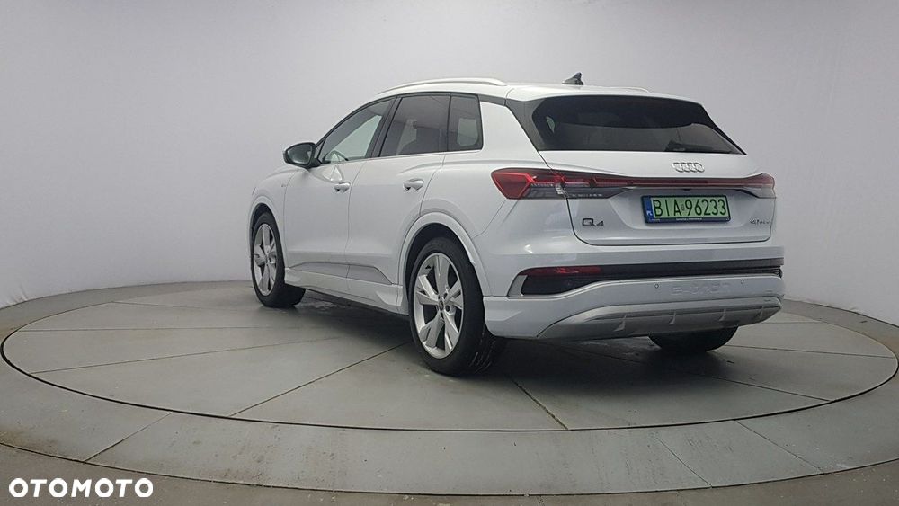 Audi Q4 e-tron - 5