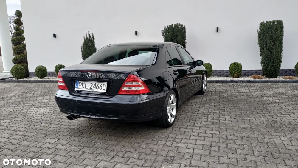 Mercedes-Benz Klasa C 180 Kompressor Avantgarde Sport Edition - 9