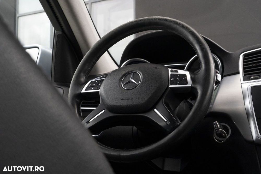 Mercedes-Benz ML - 13