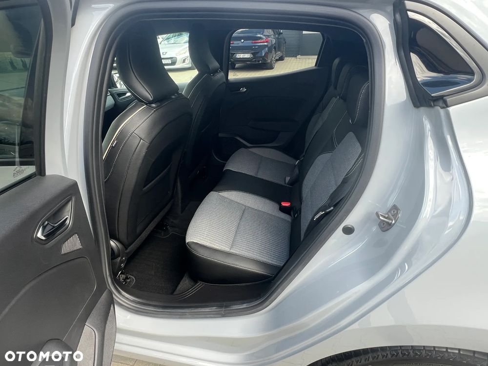 Renault Clio - 11