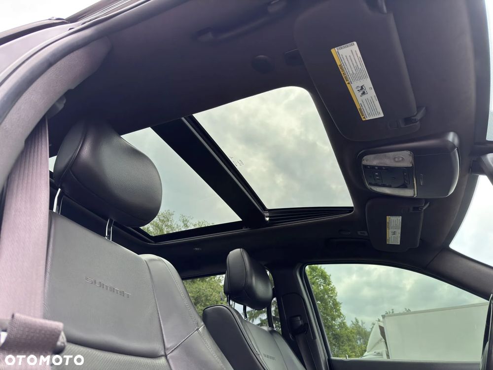 Jeep Grand Cherokee 5.7 V8 HEMI Overland Summit - 11