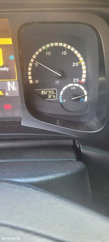 Mercedes-Benz Antos - 25