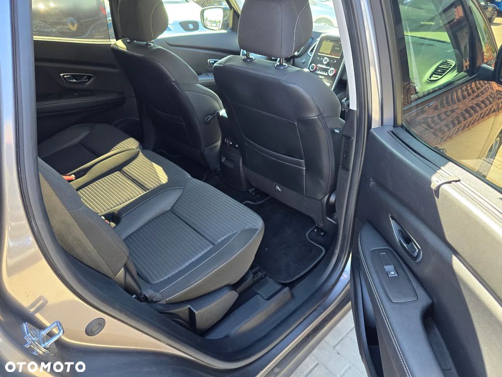 Renault Grand Scenic - 10