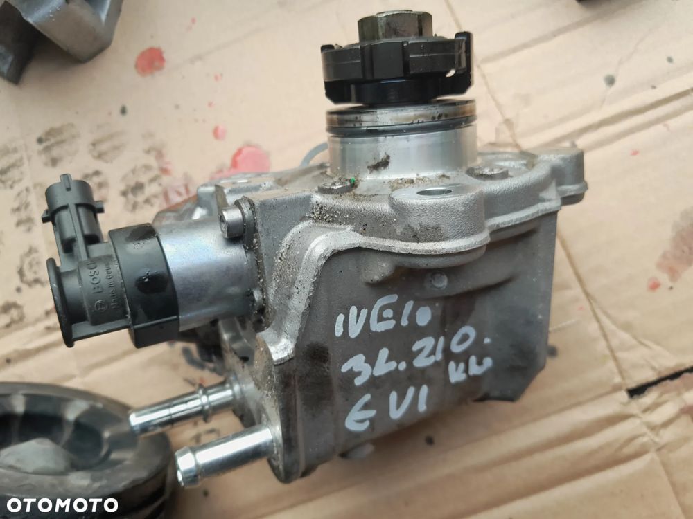 Pompa wtryskowa Iveco Daily 3.0 HPI E6 0445010586 - 1