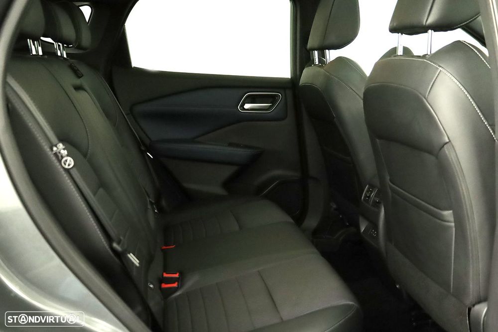 Nissan Qashqai 1.3 DIG-T Tekna SKY - 18