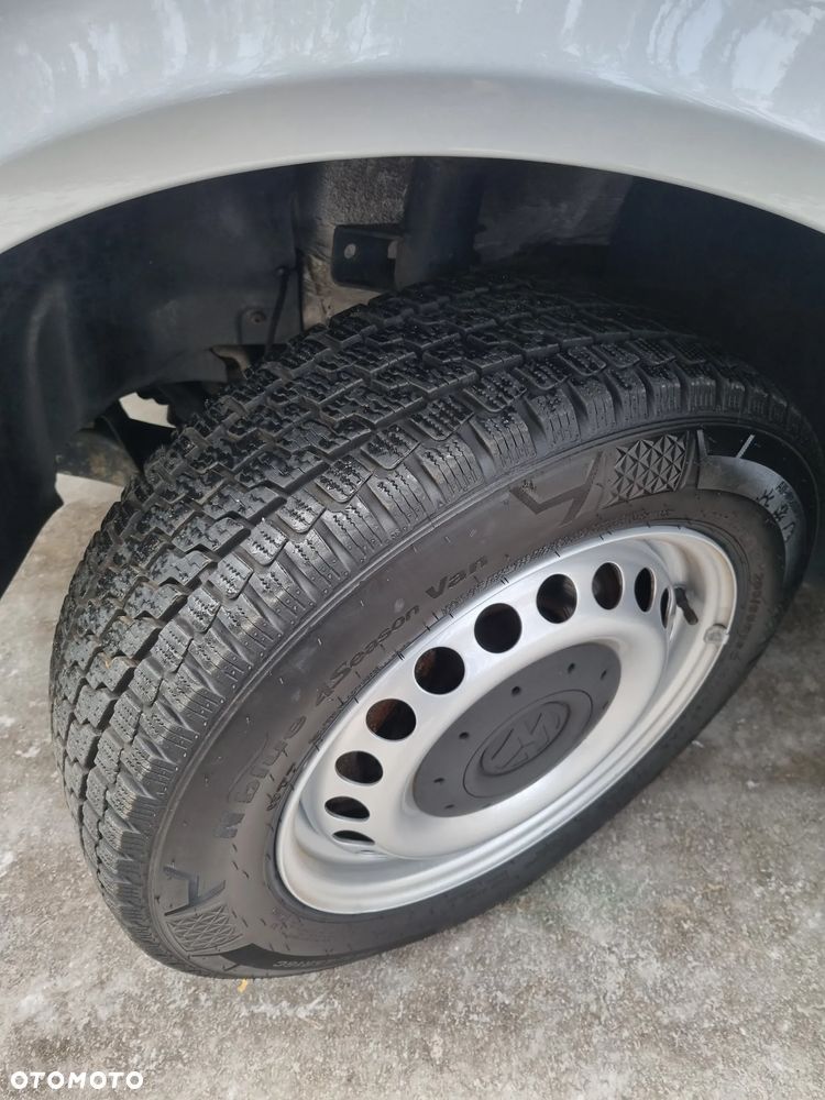 Volkswagen Transporter - 11