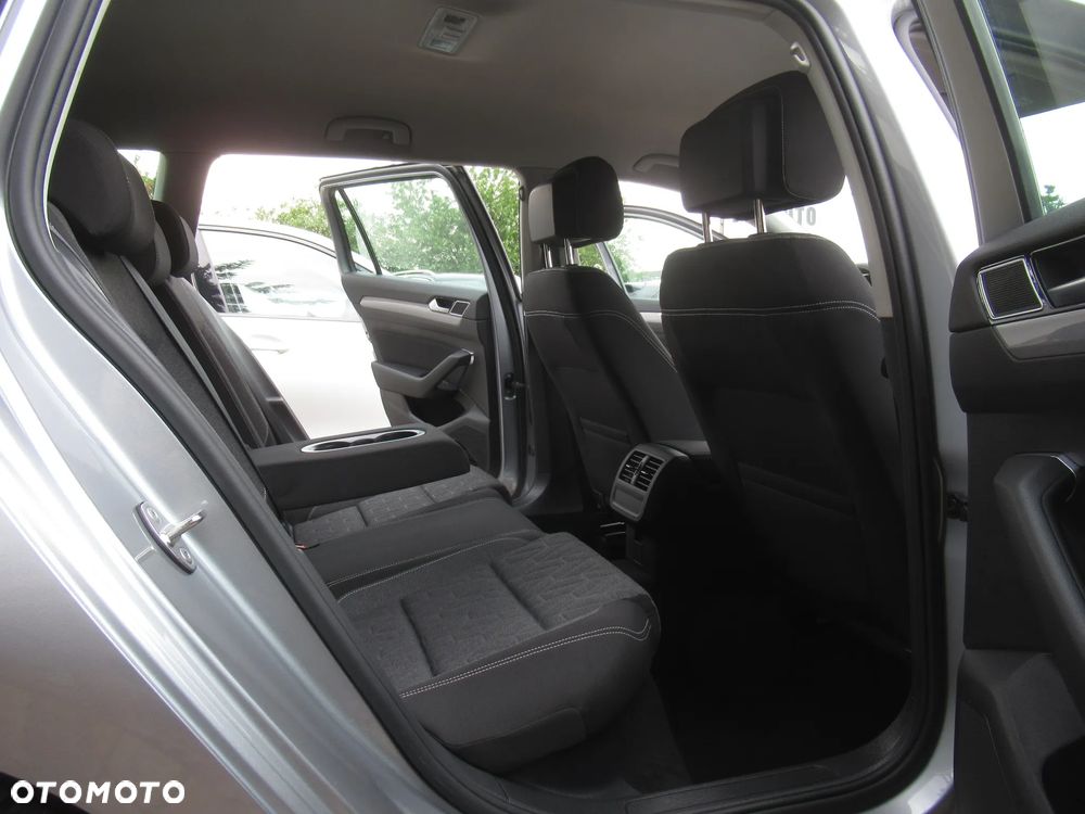 Volkswagen Passat 1.5 TSI EVO Business DSG - 9