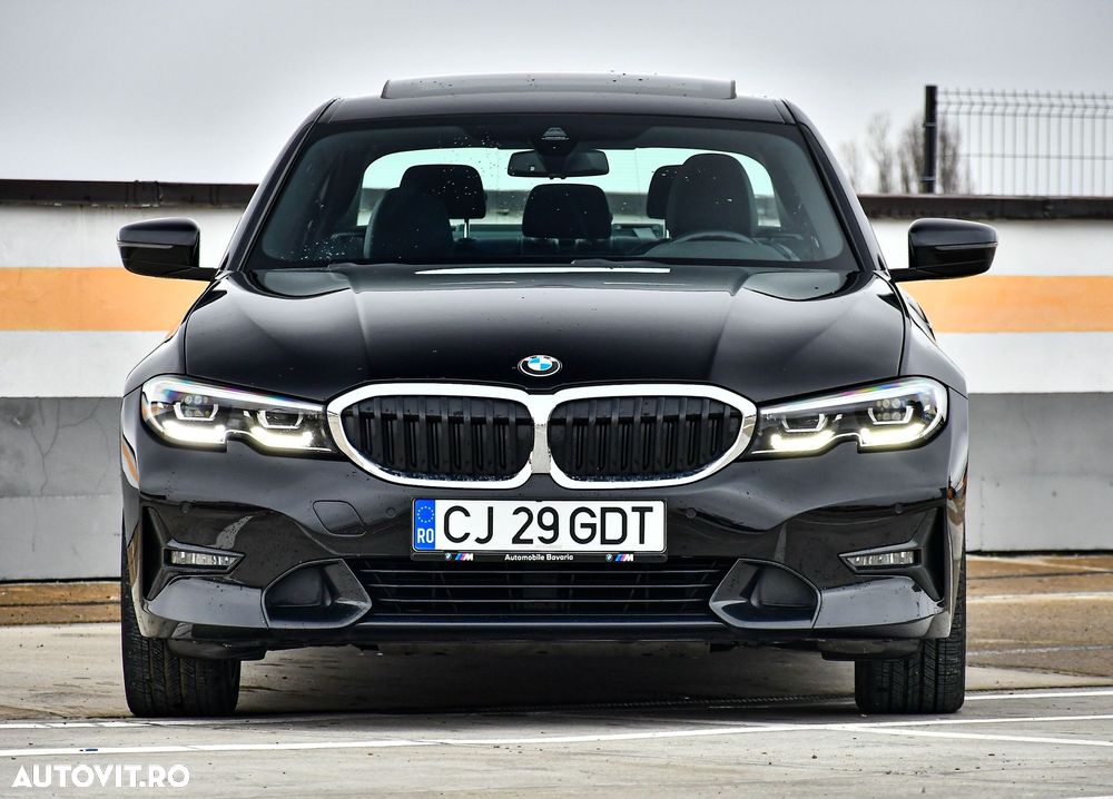 BMW Seria 3 330i xDrive AT - 3