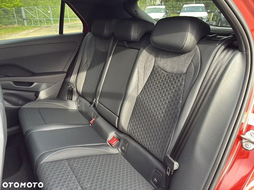 Volkswagen T-Roc - 7