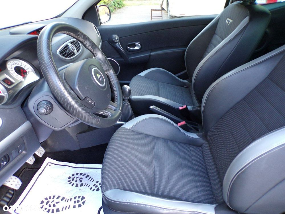 Renault Clio - 26