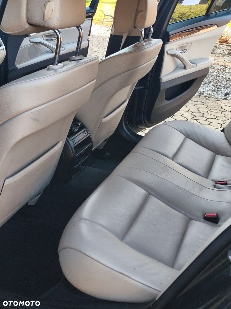BMW Seria 5 525d xDrive Sport-Aut Luxury Line - 35