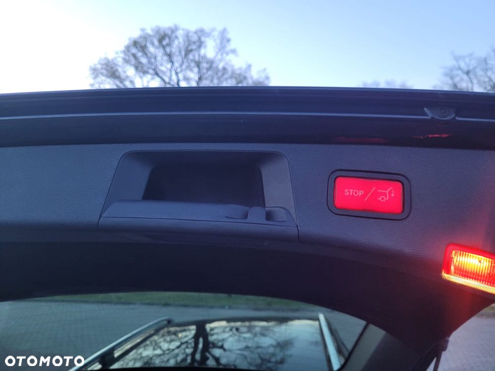 Mercedes-Benz Klasa E 250 CDI DPF BlueEFFICIENCY 7G-TRONIC Avantgarde - 19