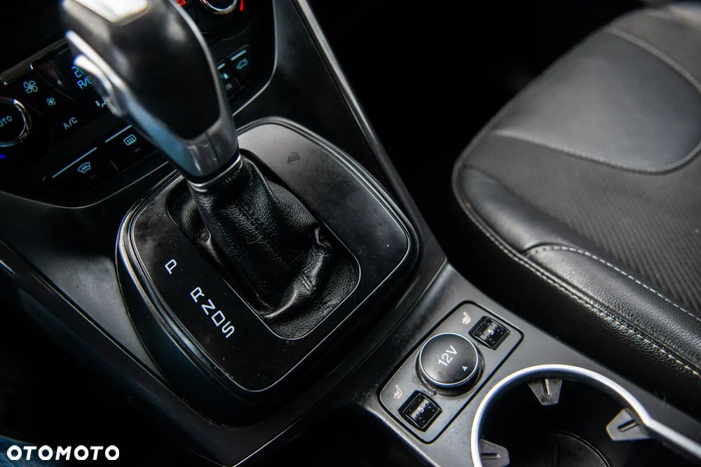 Ford Kuga 2.0 TDCi 4x4 Titanium - 38