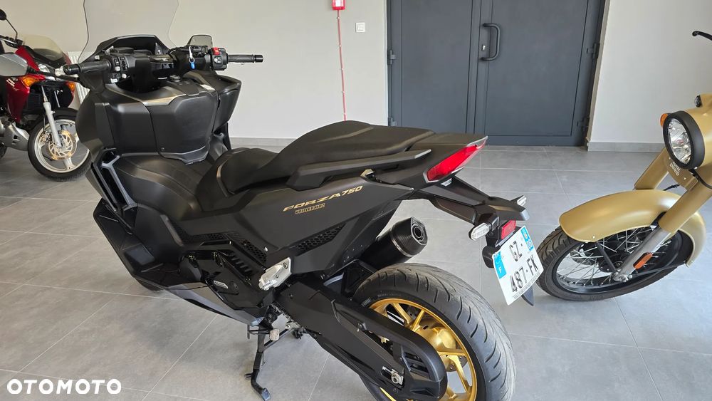 Honda NSS - 12