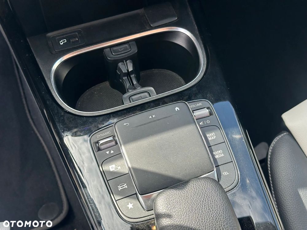 Mercedes-Benz CLA 220 d AMG Line 8G-DCT - 24