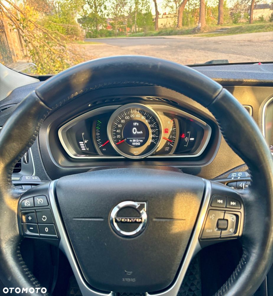 Volvo V40 Cross Country D2 Momentum - 11