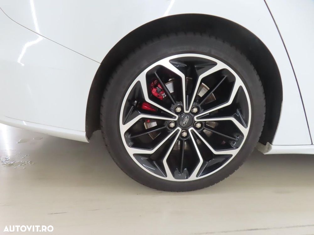 Ford Focus 1.0 EcoBoost MHEV ST-Line - 16