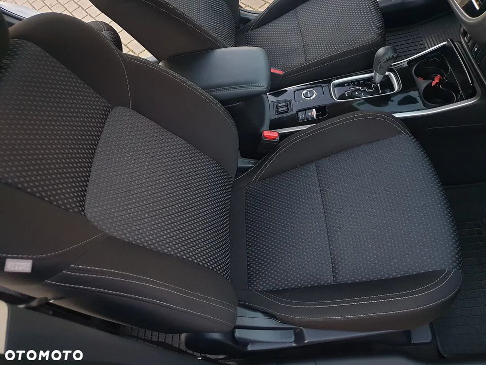 Mitsubishi Outlander 2.0 Instyle Navi 4WD CVT - 34